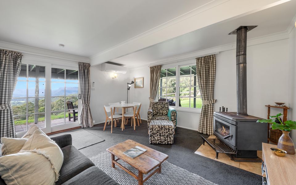 Alcheringa Cottage – Amazing Location with views!