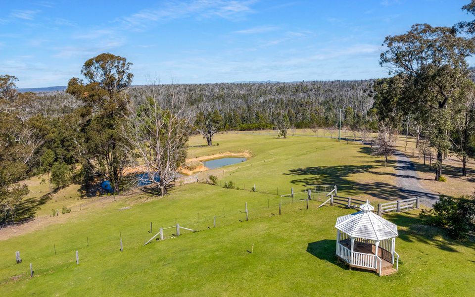 MarMel – Four bedroom home with pool and fire pit