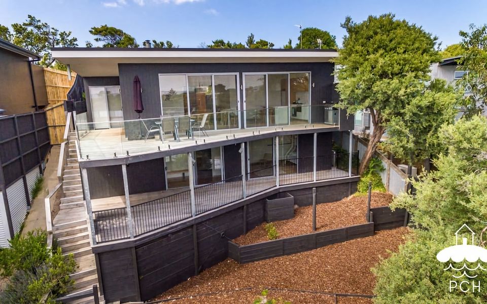 28 Ennisvale AvE – Stay 5 Nights PAY 4 – Jan 1-22