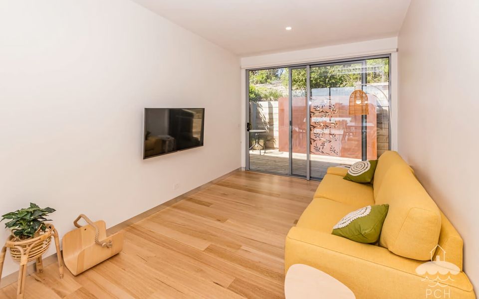 28 Ennisvale AvE – Stay 5 Nights PAY 4 – Jan 1-22