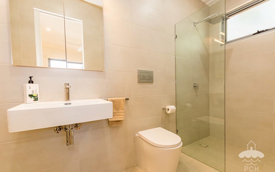 28 Ennisvale AvE – Stay 5 Nights PAY 4 – Jan 1-22