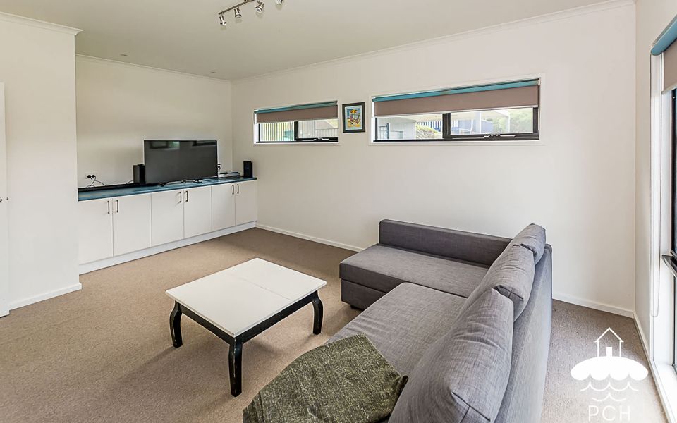 37 Oceanview Pde – Stay 5 Nights PAY 4 – Jan 1-22