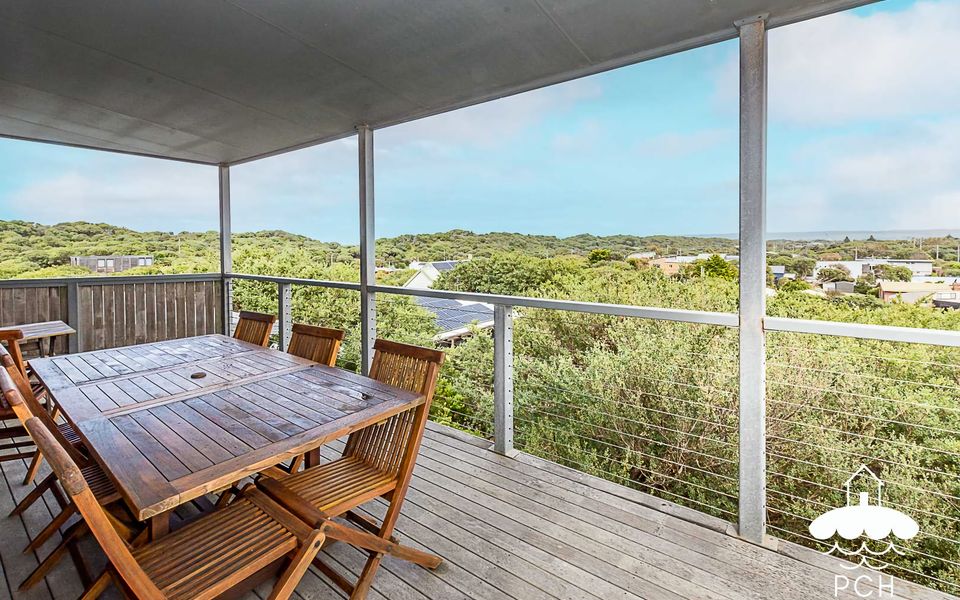 37 Oceanview Pde – Stay 5 Nights PAY 4 – Jan 1-22