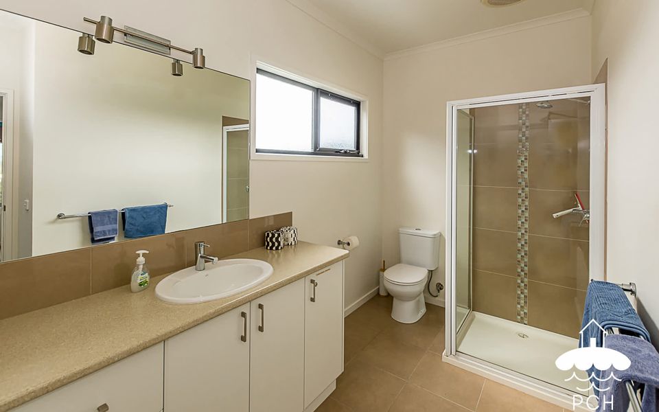 37 Oceanview Pde – Stay 5 Nights PAY 4 – Jan 1-22