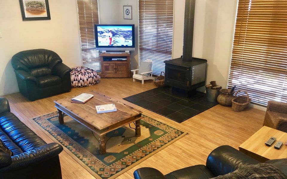 1 Tecoma Ave – Stay 5 Nights PAY 4 – Jan 1-22