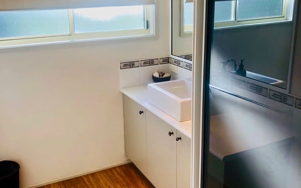 1 Tecoma Ave – Stay 5 Nights PAY 4 – Jan 1-22