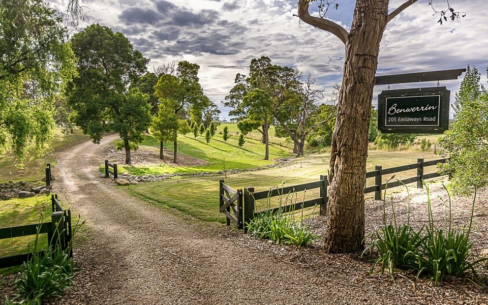 Benwerrin House – Stay 5 Nights PAY 4 – Jan 1-22