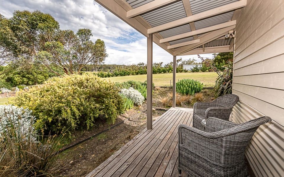 Benwerrin House – Stay 5 Nights PAY 4 – Jan 1-22