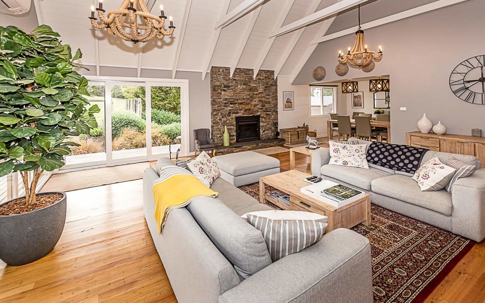 Benwerrin House – Stay 5 Nights PAY 4 – Jan 1-22