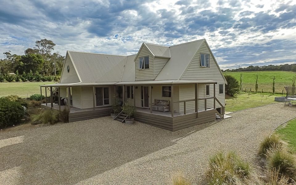 Benwerrin House – Stay 5 Nights PAY 4 – Jan 1-22