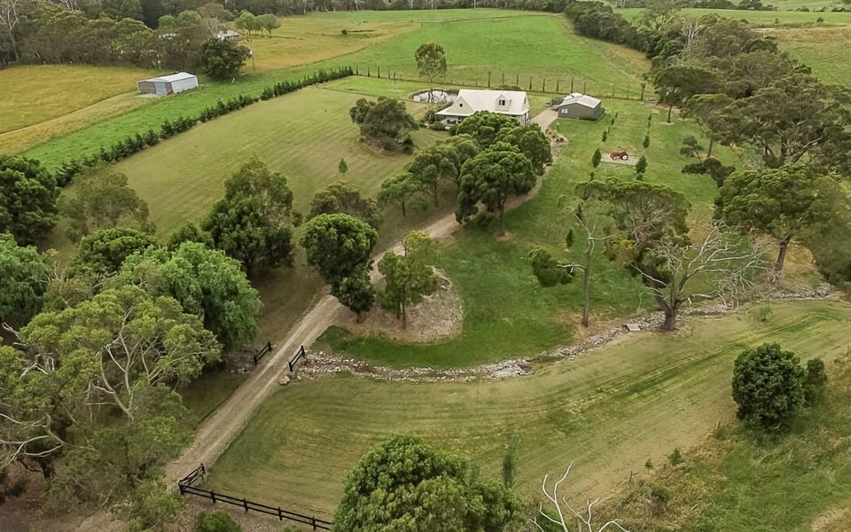 Benwerrin House – Stay 5 Nights PAY 4 – Jan 1-22