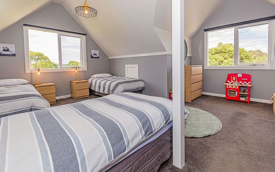 Benwerrin House – Stay 5 Nights PAY 4 – Jan 1-22