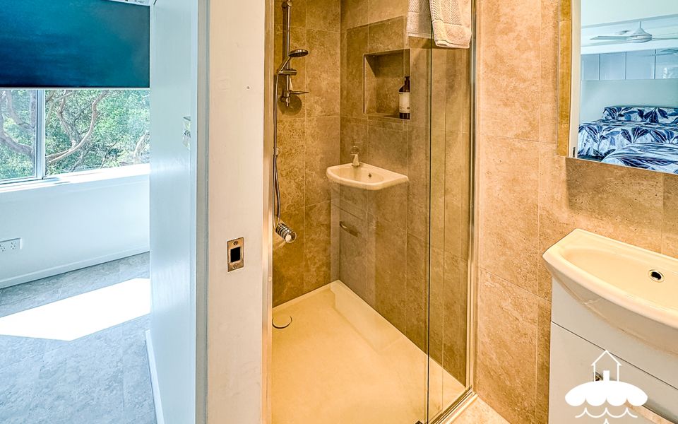 Downtstairs ensuite with toilet