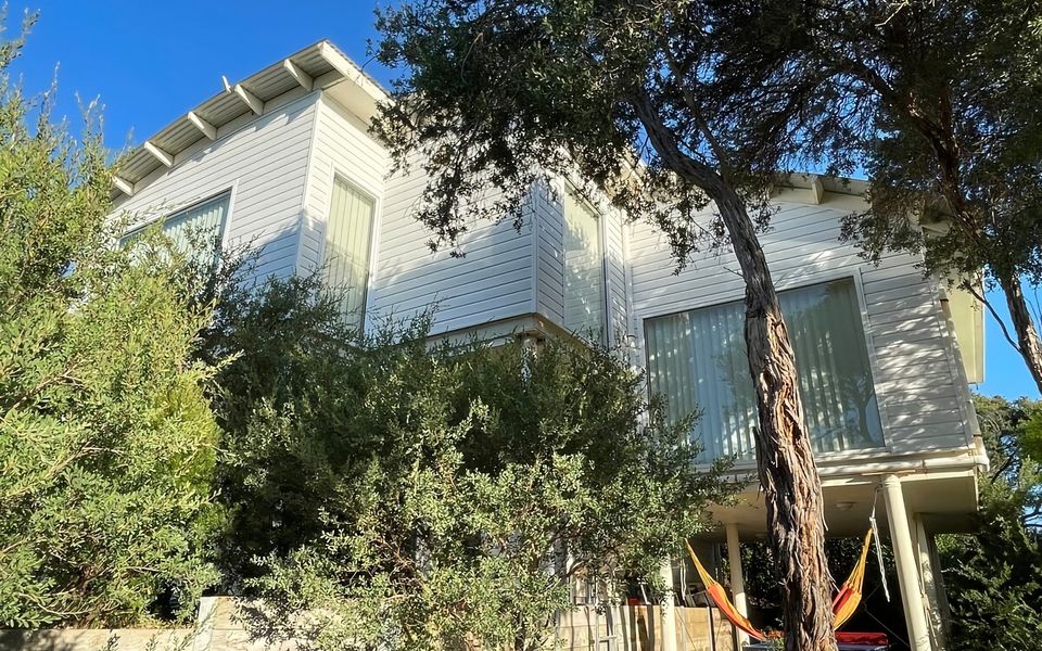 The White House Sandy Point