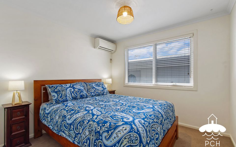 2nd Bedroom with Queen bed