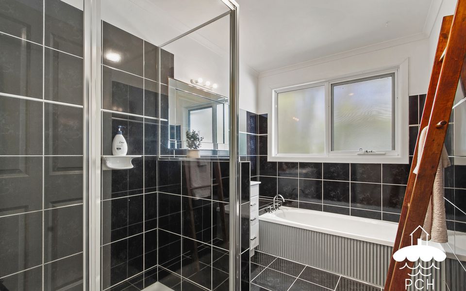 Main bathroom with separate toilet