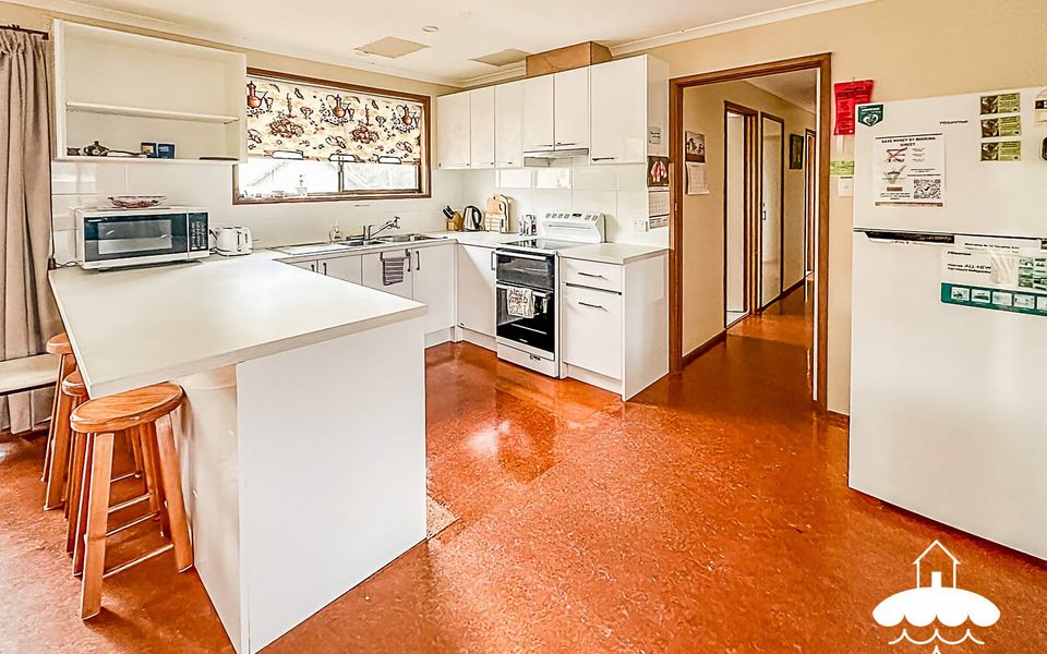 14 Tecoma Ave – Stay 5 Nights PAY 4 – Jan 1-22