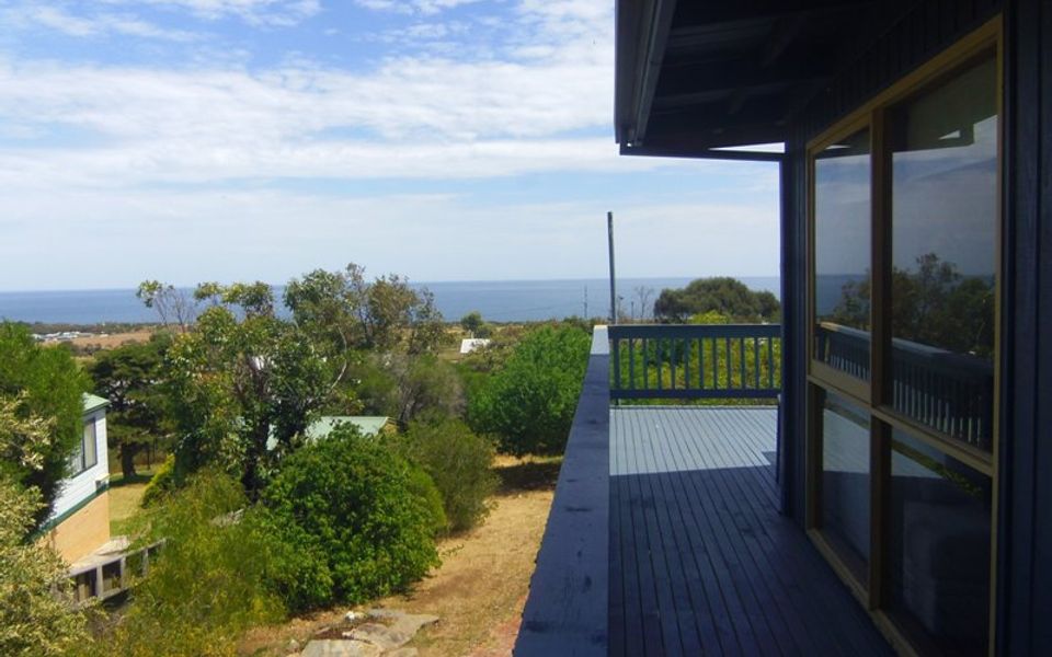 Tree Top – 4 Robert Norman Street