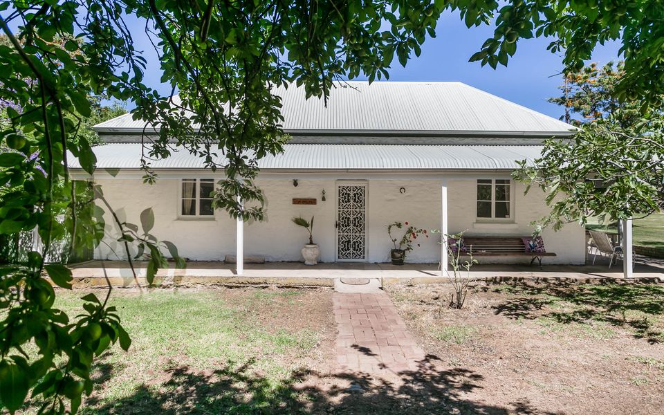 Wattle Wattle – 51 Wattle Flat Road