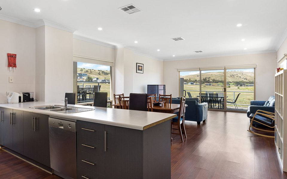 Wenneelys – 26/45 St Andrews Boulevard