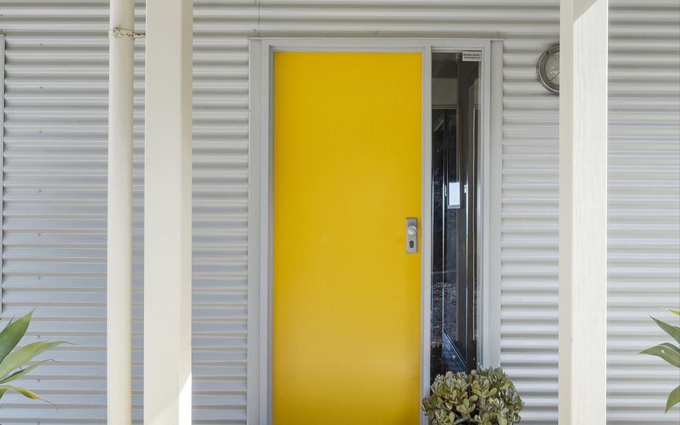 ‘YELLOW Door’ on Stacey – 17 Stacey Drive