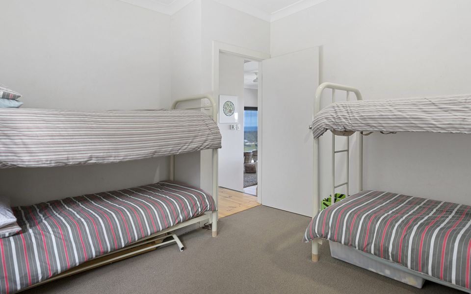 ‘YELLOW Door’ on Stacey – 17 Stacey Drive