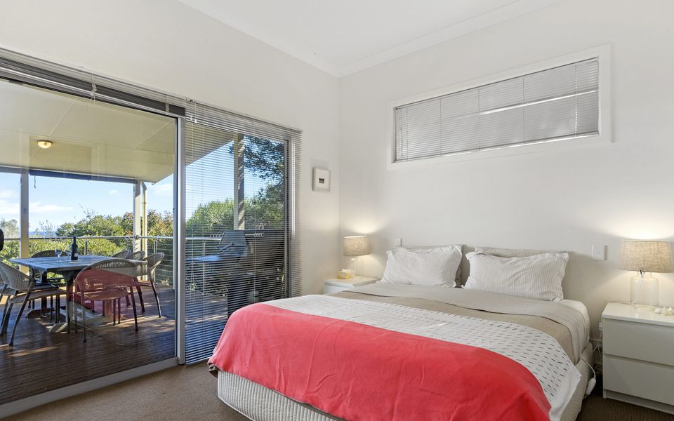 ‘YELLOW Door’ on Stacey – 17 Stacey Drive