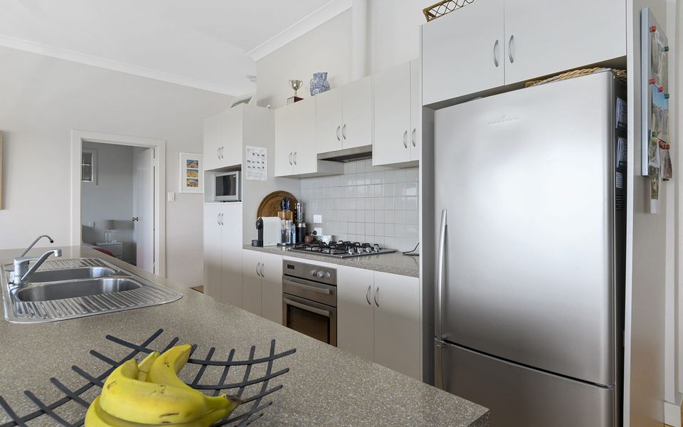 ‘YELLOW Door’ on Stacey – 17 Stacey Drive