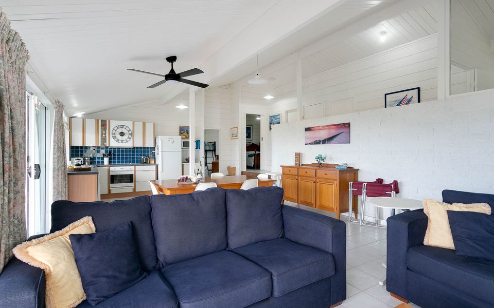 Wave and See – 53 Gold Coast Drive