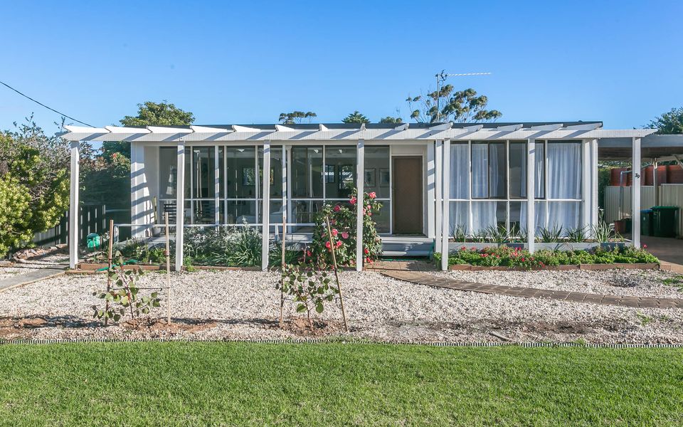 35 Degrees South – 79 Laronde