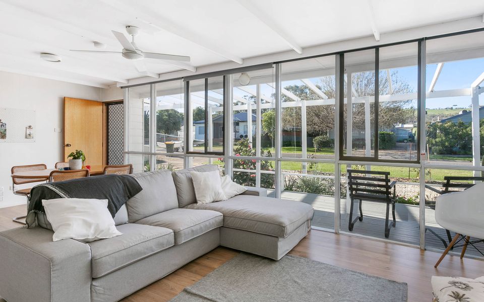 35 Degrees South – 79 Laronde