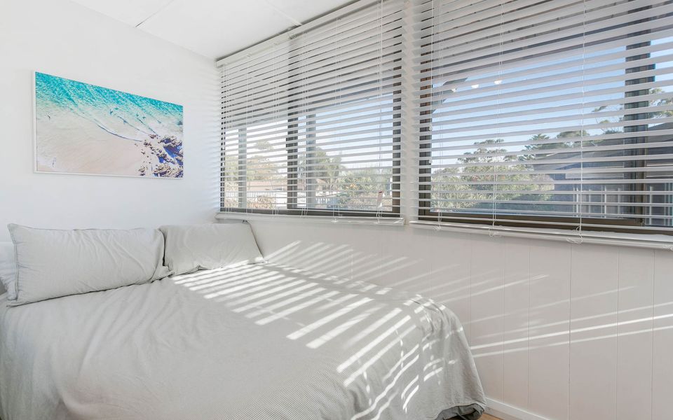 35 Degrees South – 79 Laronde