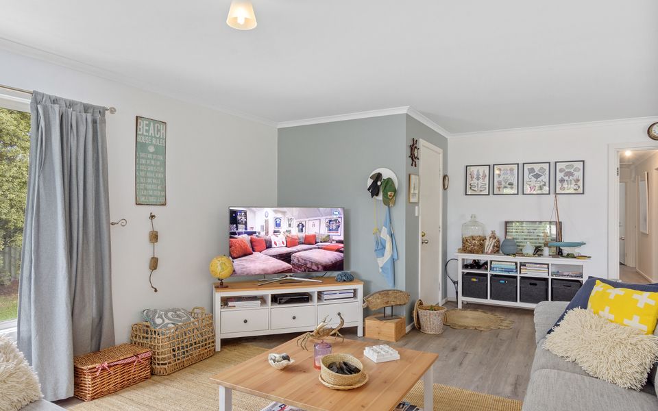 Decked Out @ Dolphin – 31 Dolphin Avenue