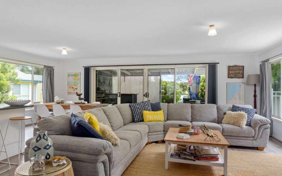 Decked Out @ Dolphin – 31 Dolphin Avenue