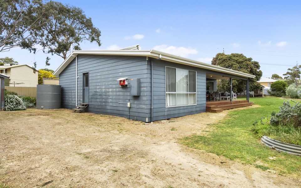 Beach Fun – 11 Broadbeach Drive