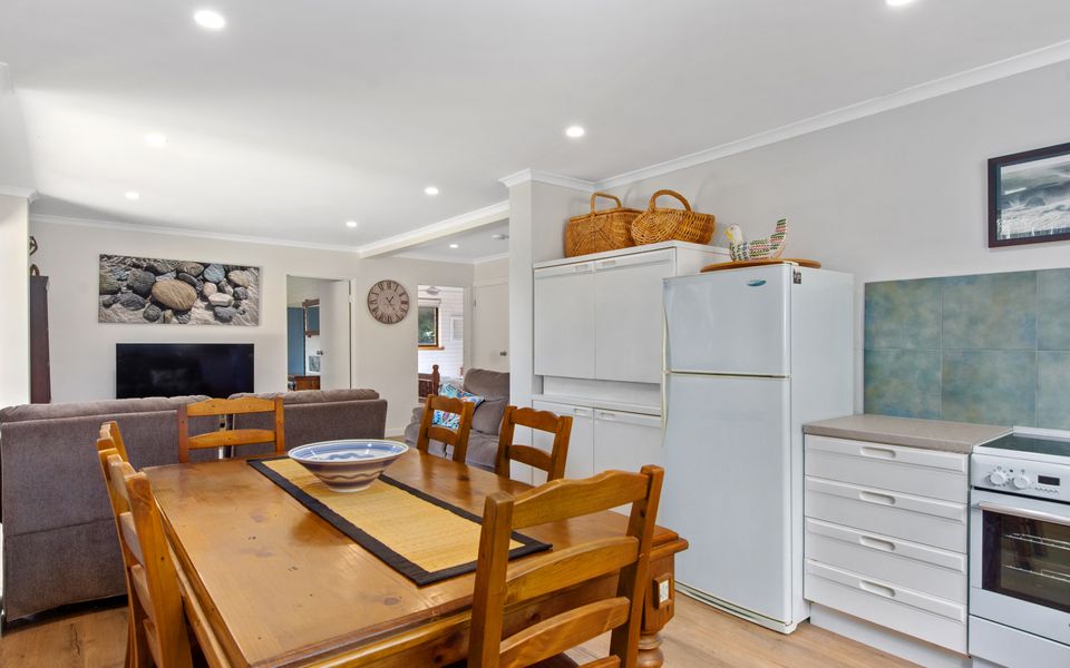 Coast and Country – 16 Riverview Drive, Carrickalinga