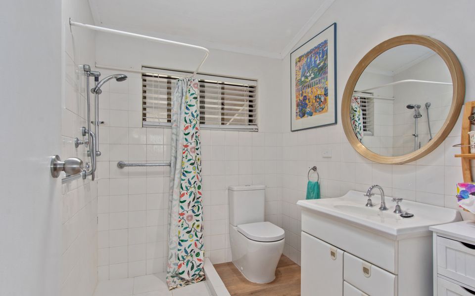 Coast and Country – 16 Riverview Drive, Carrickalinga