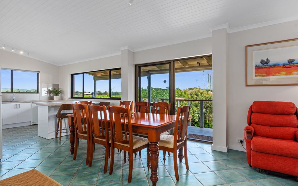 Coast and Country – 16 Riverview Drive, Carrickalinga