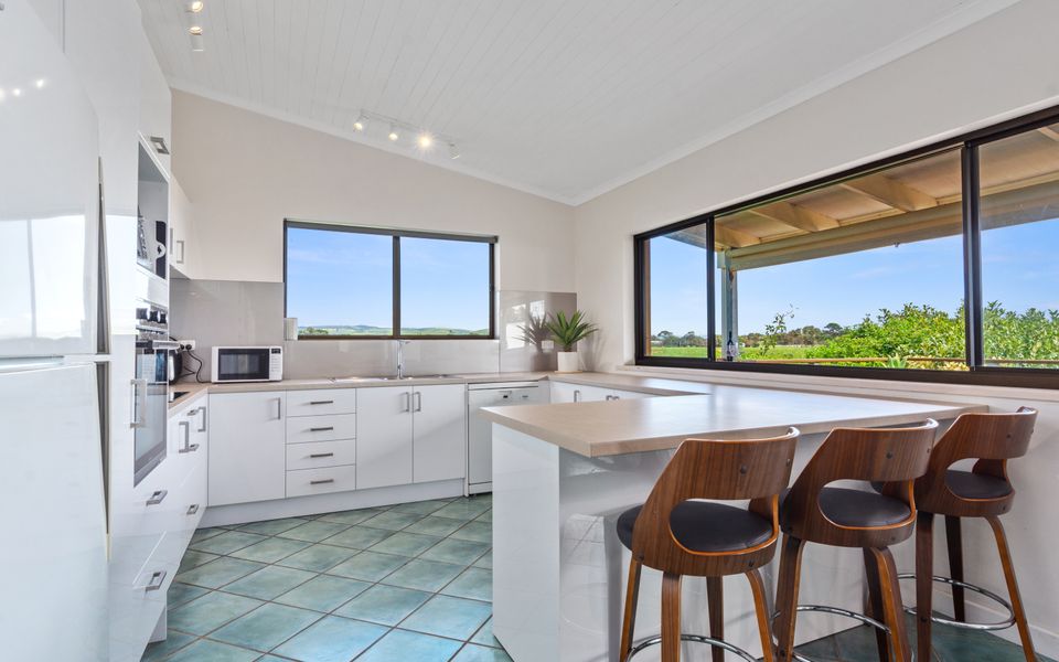 Coast and Country – 16 Riverview Drive, Carrickalinga