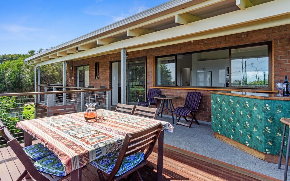 Coast and Country – 16 Riverview Drive, Carrickalinga
