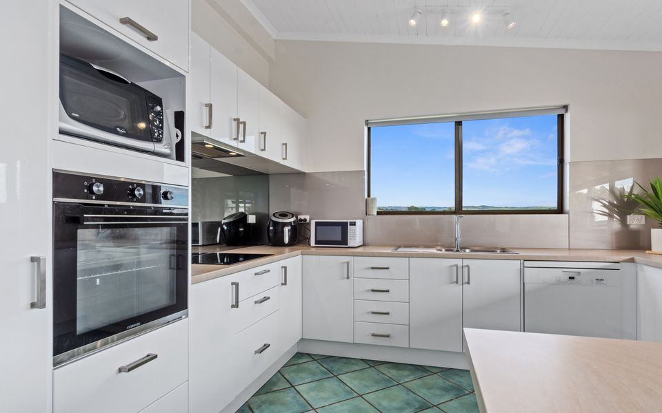Coast and Country – 16 Riverview Drive, Carrickalinga