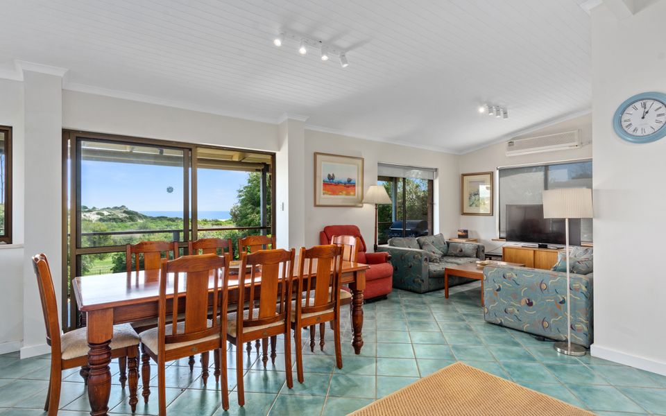 Coast and Country – 16 Riverview Drive, Carrickalinga