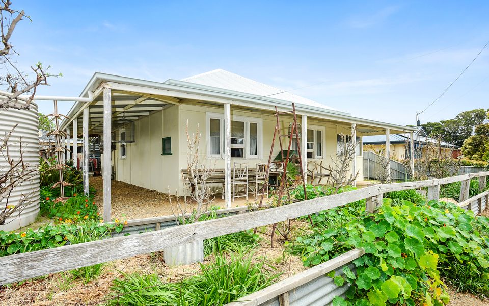18 Herbert Street, Normanville
