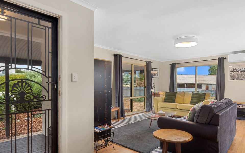 15 Dorset Court, Carrickalinga