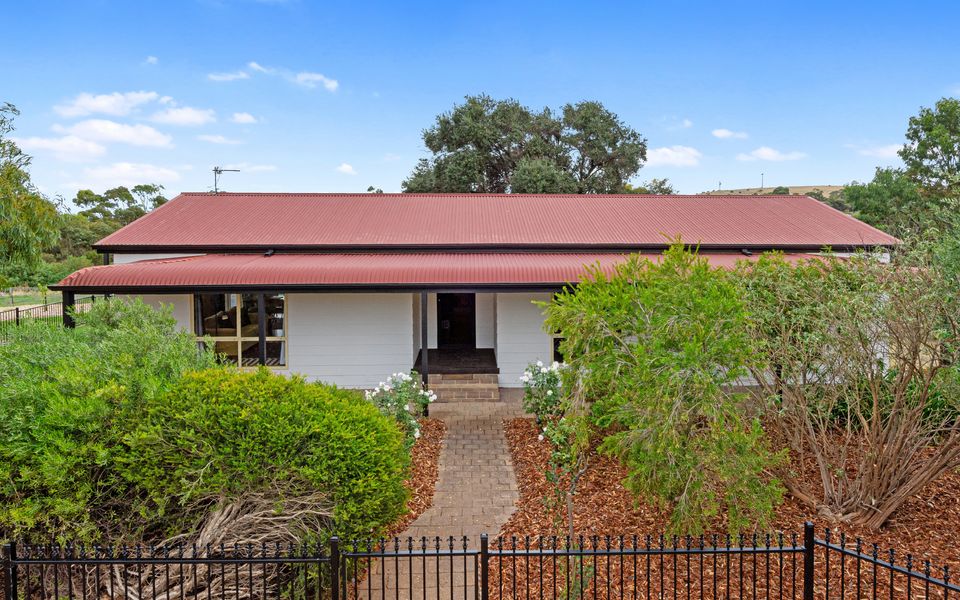 15 Dorset Court, Carrickalinga