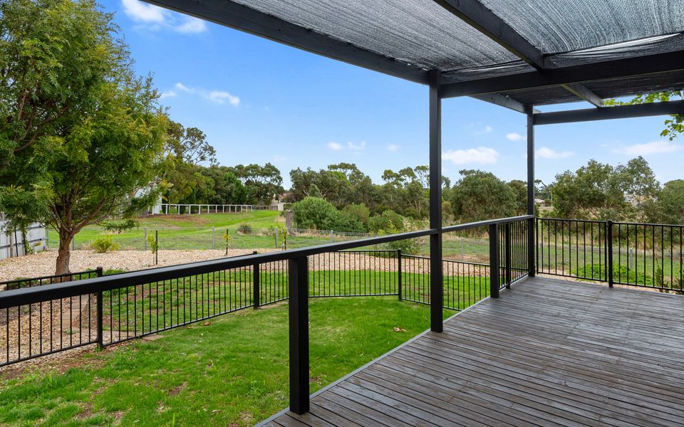 15 Dorset Court, Carrickalinga