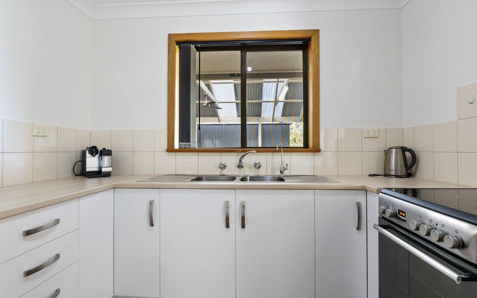 Sea Whisper – 6 Guinea Place