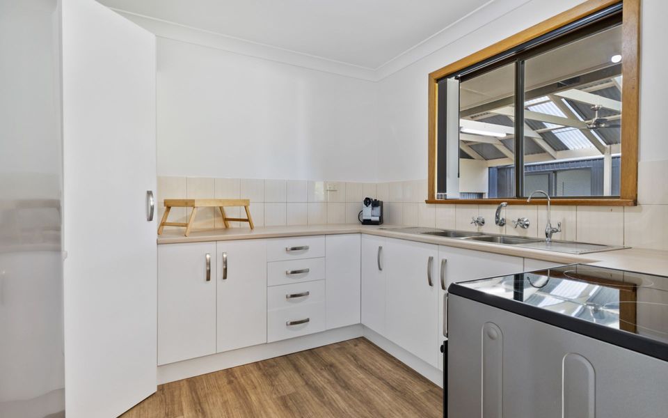 Sea Whisper – 6 Guinea Place