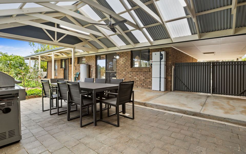 Sea Whisper – 6 Guinea Place