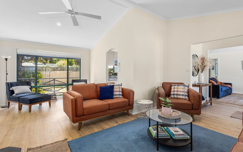 Deja Blue – 4 La Ronde